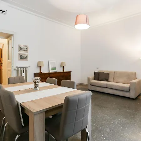 Large 2 Bed Flat Next To The Colosseum Apartman