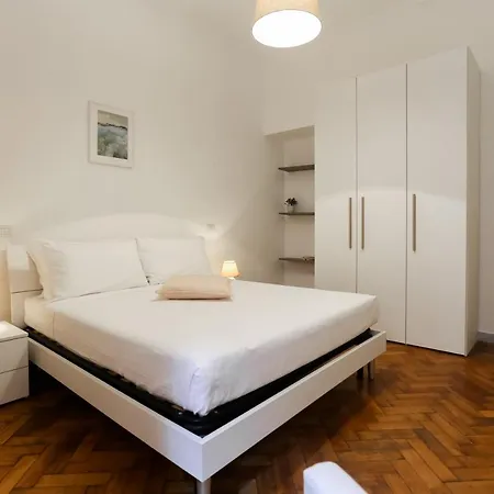 Large 2 Bed Flat Next To The Colosseum *