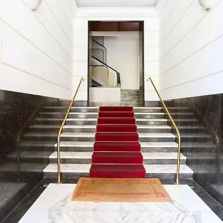 Large 2 Bed Flat Next To The Colosseum Apartman