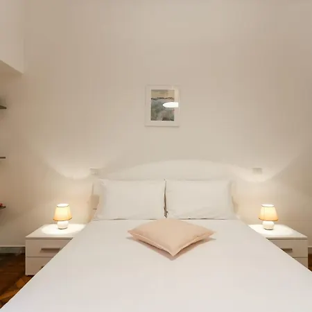 Apartman Large 2 Bed Flat Next To The Colosseum