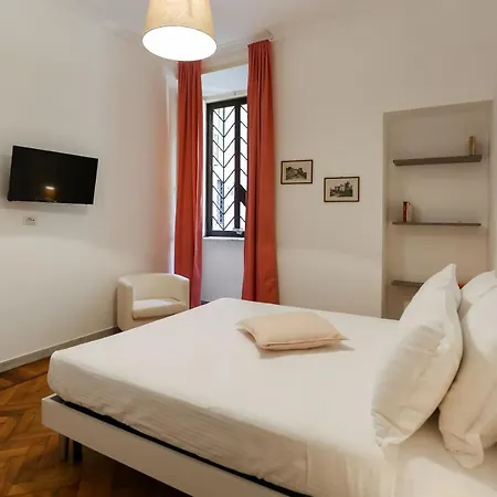 Large 2 Bed Flat Next To The Colosseum Apartman *