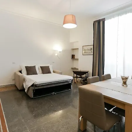 Large 2 Bed Flat Next To The Colosseum