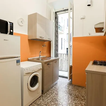 Large 2 Bed Flat Next To The Colosseum Appartamento Roma